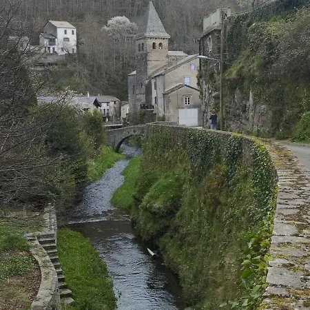 Le Calsou 4 étoiles 3ch Montagnenoire Chât Cathare Carcassonne Jardin Rivière Hébergement de vacances Caudebronde